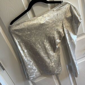 Bisou Bisou top off shoulder sz S small satin​​​
